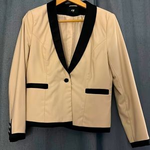 H&M women’s blazer beige with black satin trim size 10